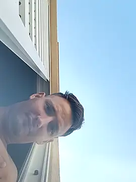 welltommy2001 online show from April 25, 12:19 pm