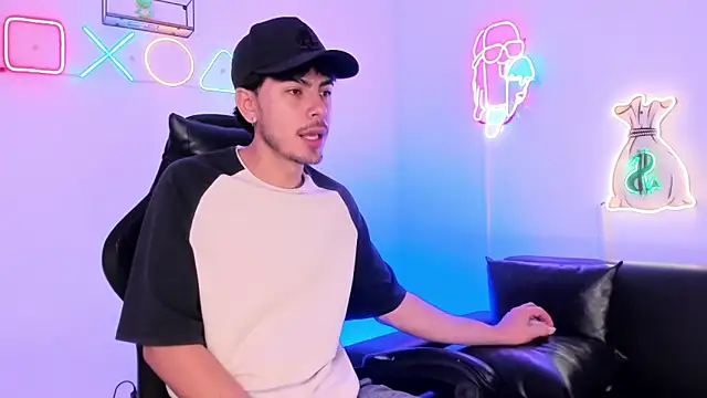 Izack 01 online show from April 17, 1:36 pm