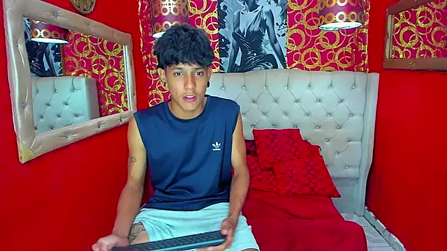 straightyoungpein online show from April 16, 4:12 am