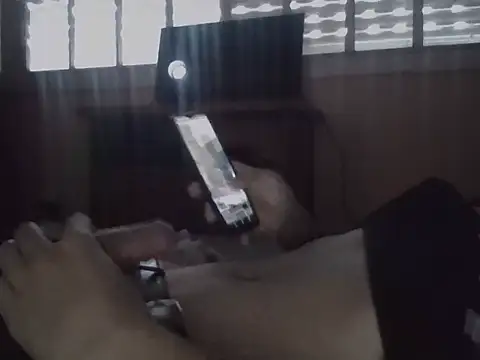 Userknowarg online show from April 17, 1:14 pm