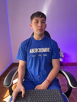 OLIVER K online show from April 16, 7:14 pm