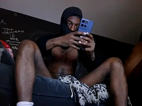 SkinnnyBlack online show from April 21, 5:02 am