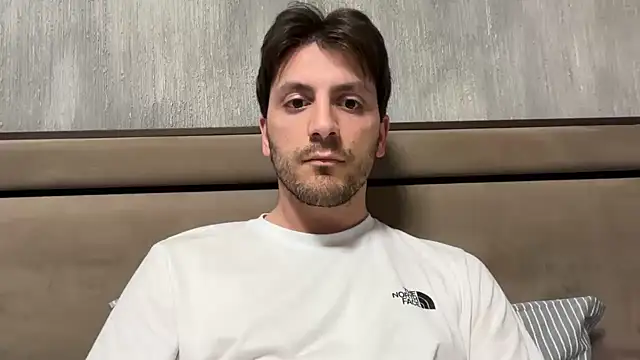 italianass94 online show from April 16, 9:39 pm