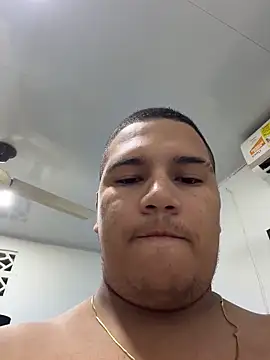 Patricio 02 online show from May 20, 1:45 am