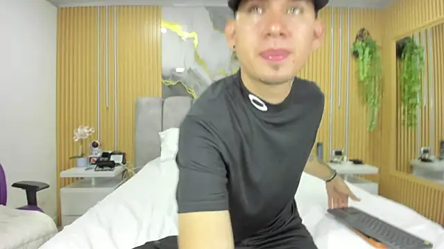 Owen Drake online show from May 6, 11:38 pm