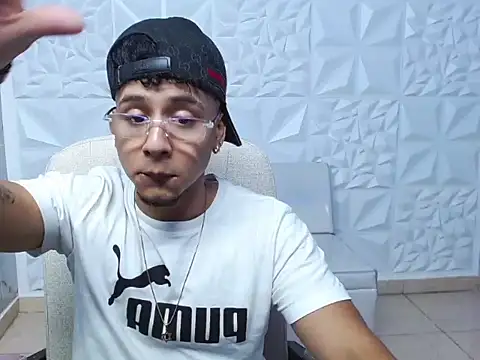 jbarto  online show from June 3, 9:31 pm