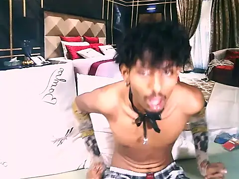 SubmissiveStallion69 online show from April 24, 12:51 pm