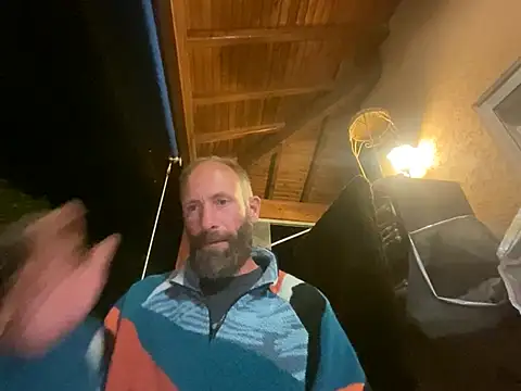 thefrenchi09 online show from April 26, 8:05 pm