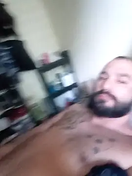 chaserbear1588 online show from May 5, 9:26 pm