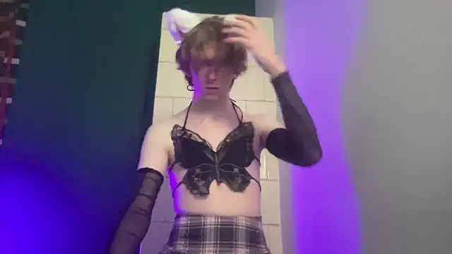 yourfemb0y online show from May 8, 11:00 am