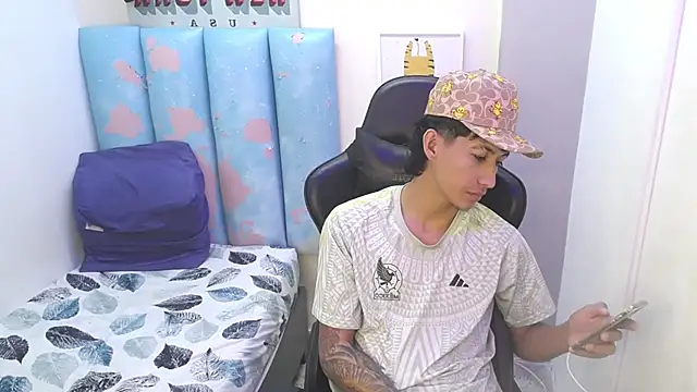 liam play online show from June 4, 1:50 pm