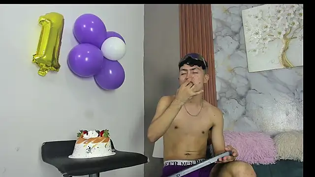 CAT LOVE1 online show from June 9, 1:18 am
