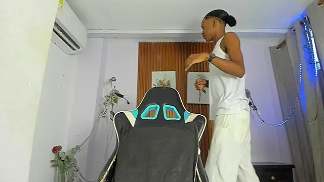 Afrowayuu online show from June 8, 5:47 pm