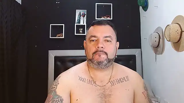 Snapshot of perverseveteranmanxxx chatting on January 23, 1:13 pm perverseveteranmanxxx online show from January 23, 1:13 pm