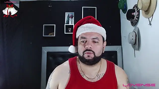 Snapshot of perverseveteranmanxxx chatting on December 24, 1:59 am perverseveteranmanxxx online show from December 24, 1:59 am