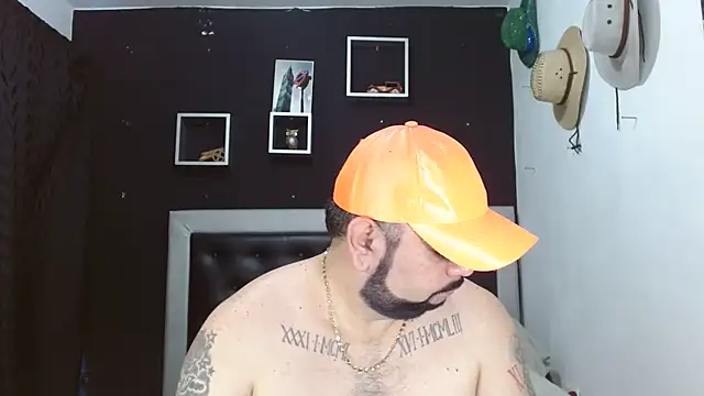 Snapshot of perverseveteranmanxxx chatting on February 13, 5:54 pm perverseveteranmanxxx online show from February 13, 5:54 pm