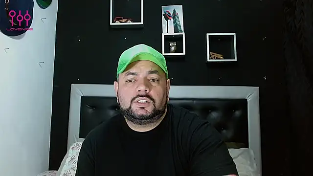 Snapshot of perverseveteranmanxxx chatting on February 25, 2:58 am perverseveteranmanxxx online show from February 25, 2:58 am