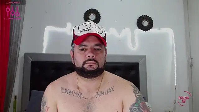 Snapshot of perverseveteranmanxxx chatting on October 15, 9:11 pm perverseveteranmanxxx online show from October 15, 9:11 pm