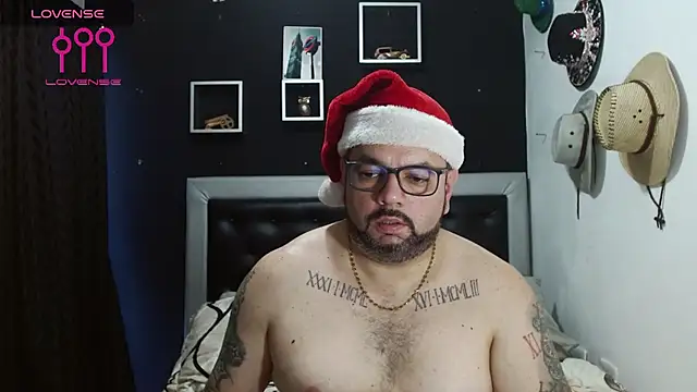 Snapshot of perverseveteranmanxxx chatting on December 10, 5:11 pm perverseveteranmanxxx online show from December 10, 5:11 pm