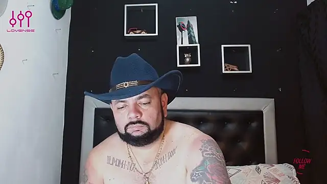 Snapshot of perverseveteranmanxxx chatting on February 28, 11:12 pm perverseveteranmanxxx online show from February 28, 11:12 pm