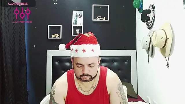 Snapshot of perverseveteranmanxxx chatting on December 14, 7:57 pm perverseveteranmanxxx online show from December 14, 7:57 pm
