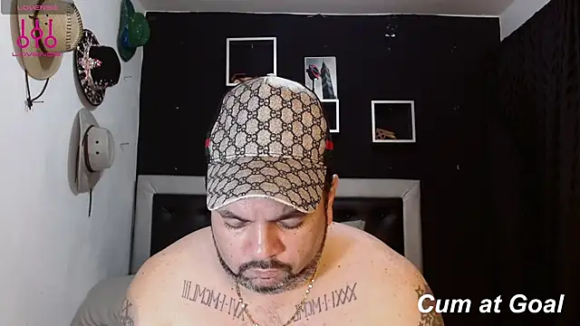 Snapshot of perverseveteranmanxxx chatting on January 7, 4:31 am perverseveteranmanxxx online show from January 7, 4:31 am