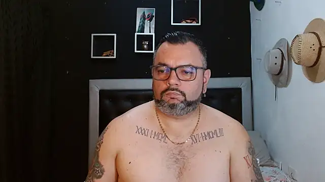 Snapshot of perverseveteranmanxxx chatting on January 27, 1:05 am perverseveteranmanxxx online show from January 27, 1:05 am