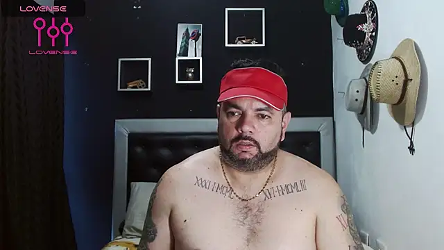 Snapshot of perverseveteranmanxxx chatting on December 11, 7:54 pm perverseveteranmanxxx online show from December 11, 7:54 pm