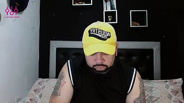 Snapshot of perverseveteranmanxxx chatting on February 22, 1:34 pm perverseveteranmanxxx online show from February 22, 1:34 pm