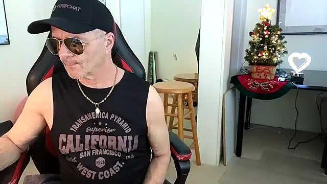 Snapshot of hotdadbod chatting on December 10, 9:22 pm hotdadbod online show from December 10, 9:22 pm