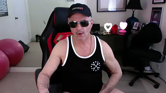 Snapshot of hotdadbod chatting on February 25, 9:35 pm hotdadbod online show from February 25, 9:35 pm