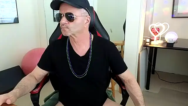 Snapshot of hotdadbod chatting on January 3, 9:36 pm hotdadbod online show from January 3, 9:36 pm