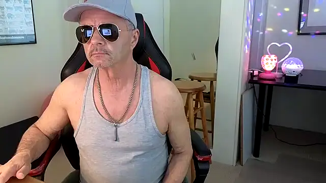 Snapshot of hotdadbod chatting on January 8, 9:23 pm hotdadbod online show from January 8, 9:23 pm