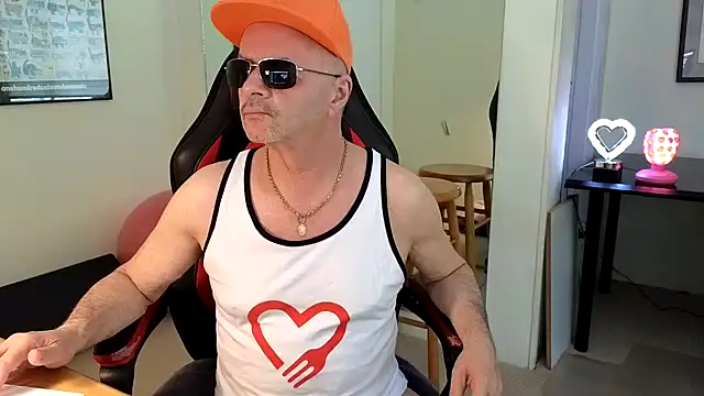 Snapshot of hotdadbod chatting on January 17, 9:21 pm hotdadbod online show from January 17, 9:21 pm