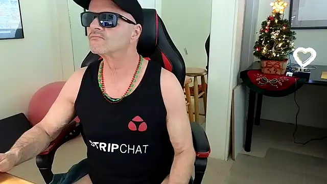 Snapshot of hotdadbod chatting on December 19, 9:17 pm hotdadbod online show from December 19, 9:17 pm