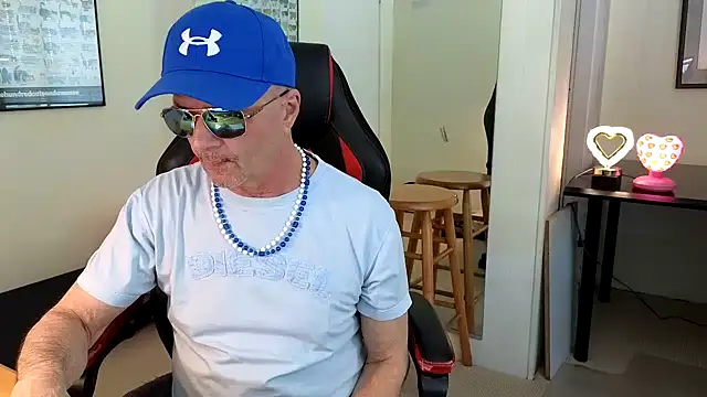 Snapshot of hotdadbod chatting on January 16, 9:30 pm hotdadbod online show from January 16, 9:30 pm