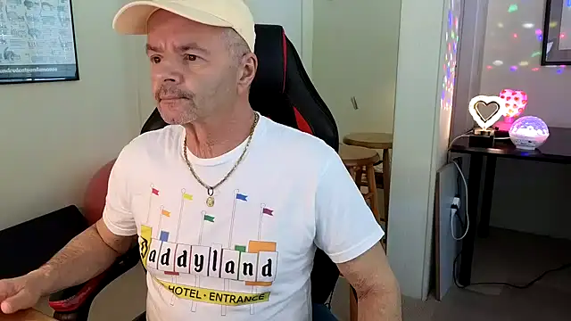 Snapshot of hotdadbod chatting on January 22, 9:22 pm hotdadbod online show from January 22, 9:22 pm