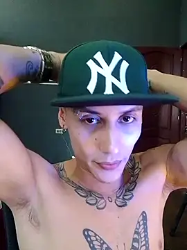 maxwell crazy1 online show from June 9, 10:00 pm