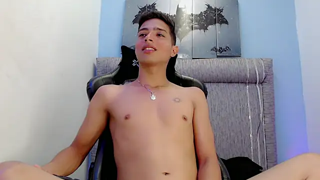 Yuztin little  online show from June 2, 8:43 pm