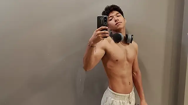 Maximiliano Young online show from July 20, 12:51 pm