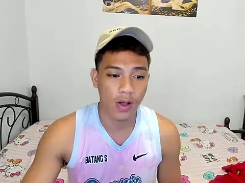 urfucker vinz online show from June 8, 3:24 pm