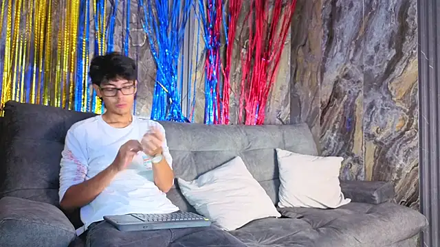 Noha King online show from June 18, 7:52 pm