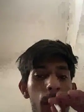 ronnnnn718 online show from June 10, 11:56 am