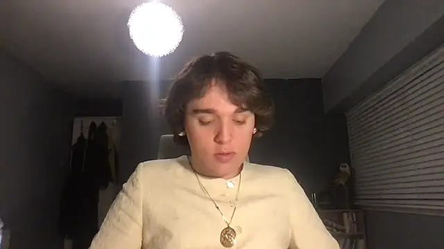 gwenthe80sgenderbender online show from June 25, 2:14 am