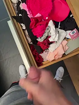 swissboy22 online show from May 21, 11:48 am