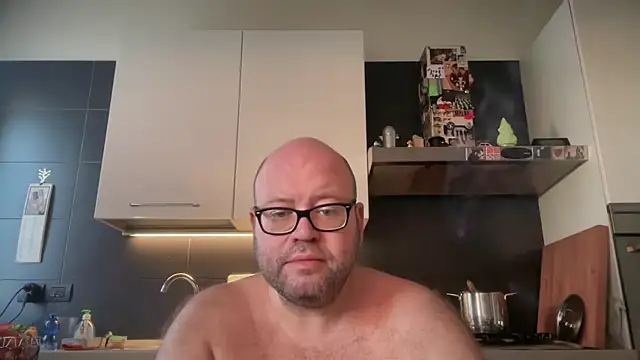 Snapshot of theitalianbear chatting on September 11, 10:58 am theitalianbear online show from September 11, 10:58 am