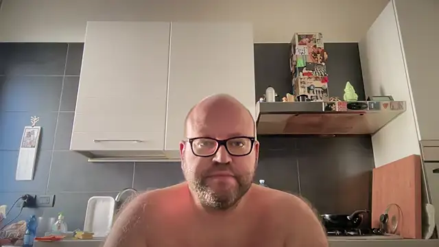 Snapshot of theitalianbear chatting on September 18, 1:46 pm theitalianbear online show from September 18, 1:46 pm