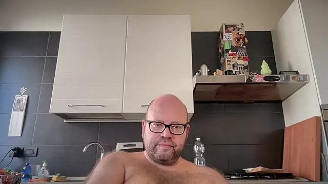 Snapshot of theitalianbear chatting on September 13, 12:06 pm theitalianbear online show from September 13, 12:06 pm