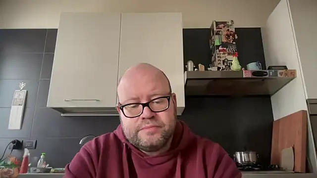 Snapshot of theitalianbear chatting on February 19, 11:17 am theitalianbear online show from February 19, 11:17 am