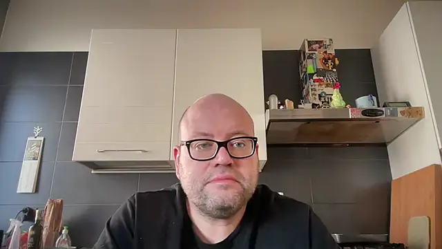 Snapshot of theitalianbear chatting on December 28, 11:41 am theitalianbear online show from December 28, 11:41 am